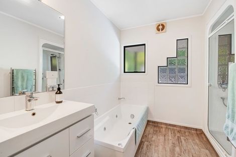 Photo of property in 33 Everard Avenue, Army Bay, Whangaparaoa, 0930