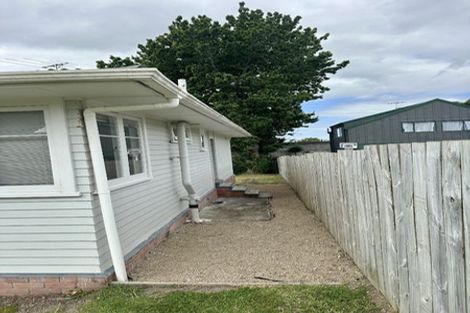 Photo of property in 22 Paton Avenue, Te Atatu South, Auckland, 0610