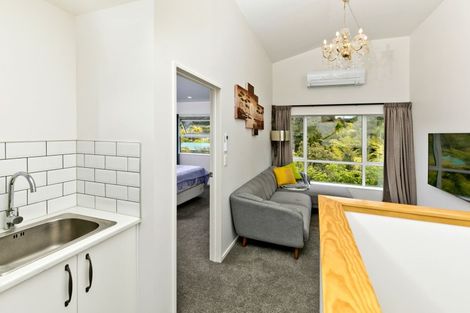 Photo of property in 28 Shah Place, Glen Eden, Auckland, 0602