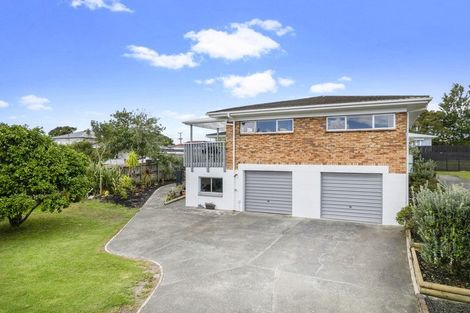 Photo of property in 6 Taioma Crescent, Te Atatu Peninsula, Auckland, 0610