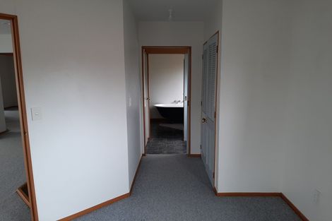 Photo of property in 28 Pohutukawa Avenue, Red Beach, 0932