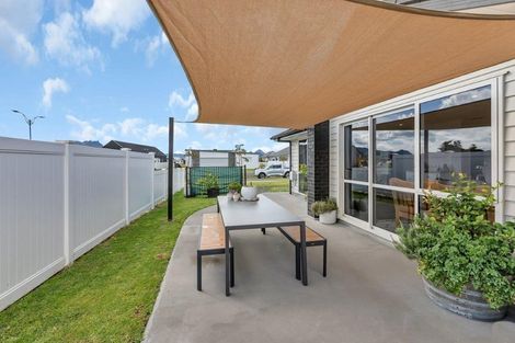 Photo of property in 16 Maturiki Drive, One Tree Point, 0118