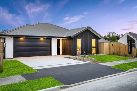 Photo of property in 32 Oakmill Drive, Casebrook, Christchurch, 8051