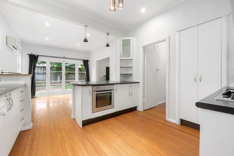 Photo of property in 36 Forest Lake Road, Forest Lake, Hamilton, 3200