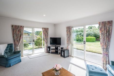 Photo of property in 73 Makarini Street, Paraparaumu, 5032