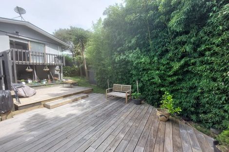 Photo of property in 14 Barnfield Place, Glendene, Auckland, 0602