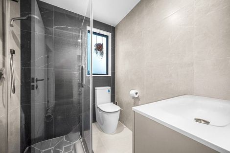 Photo of property in 25f Oteha Valley Road, Northcross, Auckland, 0632