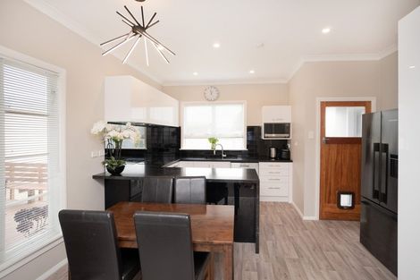Photo of property in 111 Botanical Road, Takaro, Palmerston North, 4412