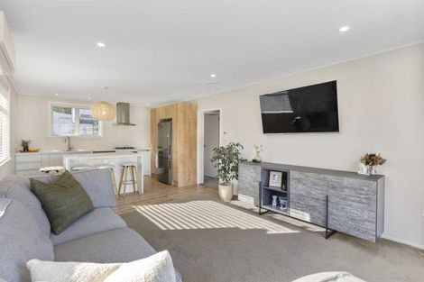 Photo of property in 5 Heaphy Street, Westown, New Plymouth, 4310