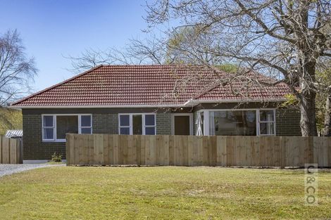 Photo of property in 30 Riverhead Road, Kumeu, 0810