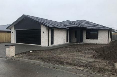 Photo of property in 1 Devon Lane, Carterton, 5713