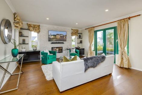 Photo of property in 10 St Elmo Rise, Shamrock Park, Auckland, 2016