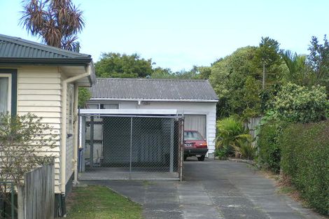 Photo of property in 1/3 Park Avenue, Northcote, Auckland, 0626