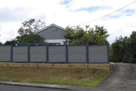 Photo of property in 1/92 Target Road, Totara Vale, Auckland, 0629