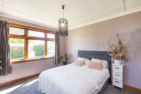Photo of property in 28 Karina Terrace, Roslyn, Palmerston North, 4414