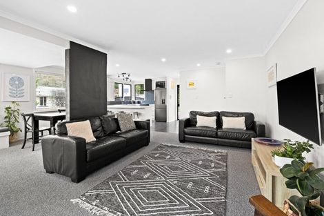 Photo of property in 14 Glenpark Place, Havelock North, 4130