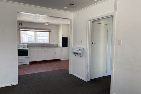 Photo of property in 27 Collins Road, Melville, Hamilton, 3206