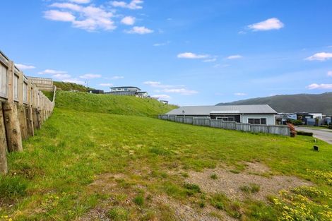 Photo of property in 105 Queen Charlotte Drive, Aotea, Porirua, 5024