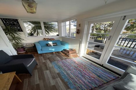 Photo of property in 9 Copley Street, New Lynn, Auckland, 0600