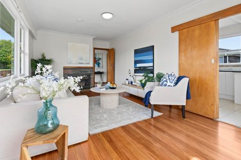 Photo of property in 137 Henderson Valley Road, Henderson, Auckland, 0612