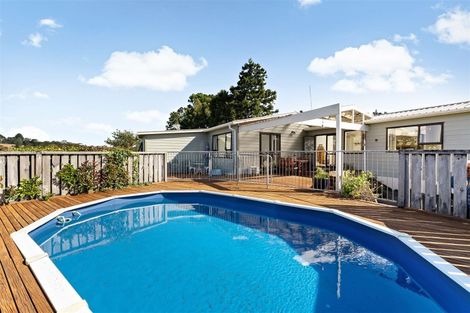Photo of property in 104 Awa Road, Kumeu, 0891
