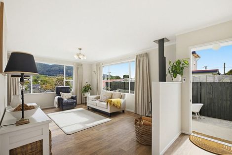 Photo of property in 30a Coates Street, Tawa, Wellington, 5028