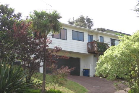 Photo of property in 2/10 Tallington Crescent, Torbay, Auckland, 0630