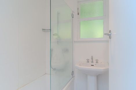 Photo of property in 6 Curtis Street, Northland, Wellington, 6012