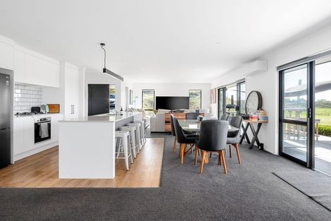 Photo of property in 411 Tuhikaramea Road, Temple View, Hamilton, 3290