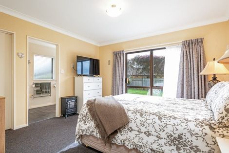 Photo of property in 19 Clearview Drive, Milson, Palmerston North, 4414