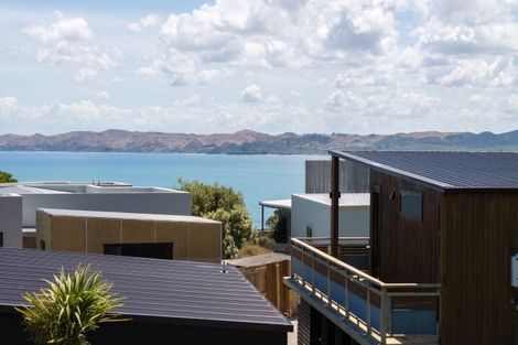 Photo of property in 14 Whaanga Road, Raglan, 3297