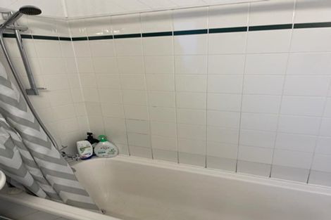 Photo of property in 13 Rickards Place, New Lynn, Auckland, 0600