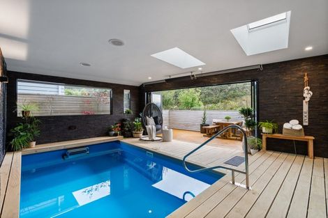 Photo of property in 5 Riroriro Close, Crofton Downs, Wellington, 6035