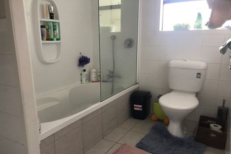 Photo of property in 47 Larnoch Road, Henderson, Auckland, 0610