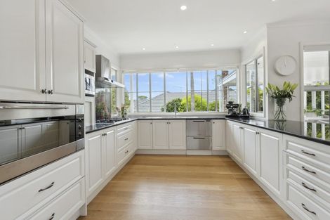 Photo of property in 27 Almond Grove, Greenhithe, Auckland, 0632