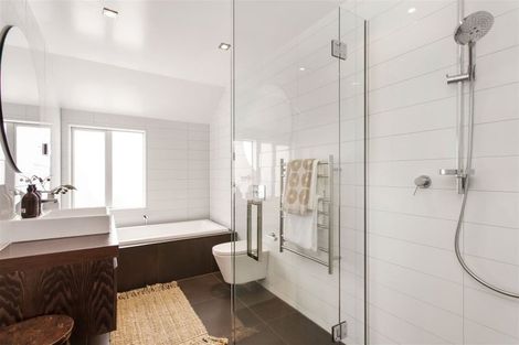 Photo of property in 43 Hawkesbury Avenue, St Albans, Christchurch, 8014