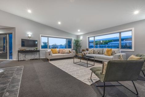 Photo of property in 6a Queenwood Road, Levin, 5510