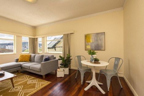 Photo of property in 2u2 Hawker Street, Mount Victoria, Wellington, 6011