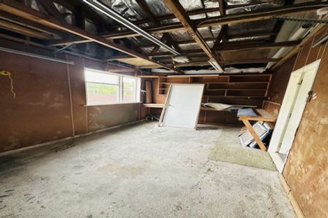 Photo of property in 92 Castor Bay Road, Castor Bay, Auckland, 0620