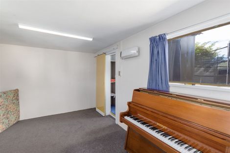 Photo of property in 121 Oakhampton Street, Hornby, Christchurch, 8042