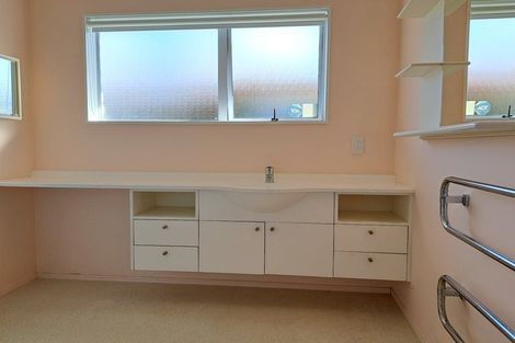 Photo of property in 148 Tukapa Street, Westown, New Plymouth, 4310