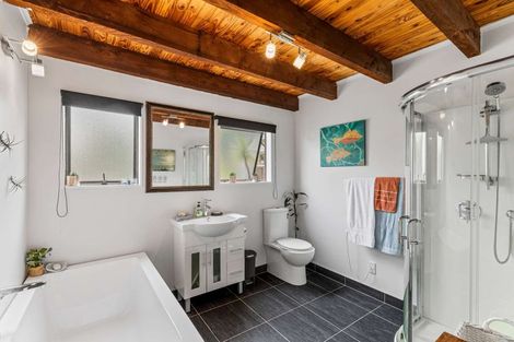 Photo of property in 38 Thorburn Avenue, Red Beach, 0932