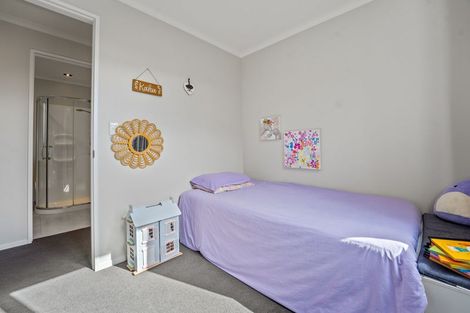 Photo of property in 24 Ahunga Road, Karaka, Papakura, 2113