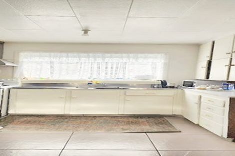 Photo of property in 533 Massey Road, Mangere, Auckland, 2022