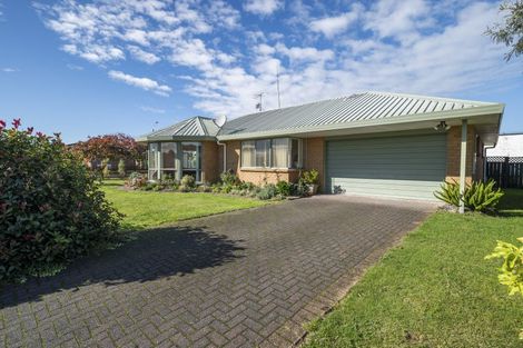Photo of property in 2 Ashmore Place, Fairy Springs, Rotorua, 3015