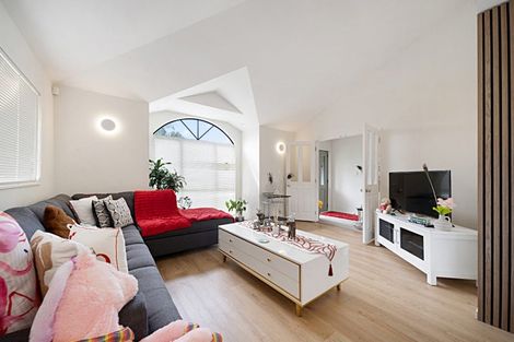 Photo of property in 4 San Ambrosio Rise, Henderson, Auckland, 0612