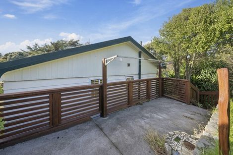 Photo of property in 35-37 William Street, Waikanae Beach, Waikanae, 5036