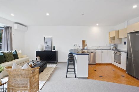 Photo of property in 43 Parade Court, Addington, Christchurch, 8024