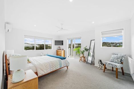 Photo of property in 92 Arran Point Parade, Orewa, 0931
