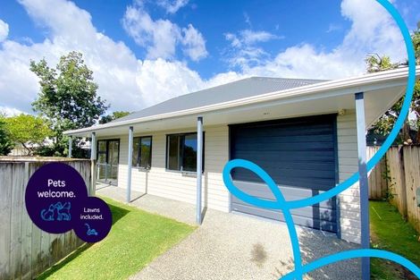 Photo of property in 67 Beach Road, Te Atatu Peninsula, Auckland, 0610